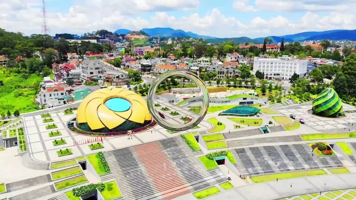 Giao lưu cộng đồng tại Quảng trường Lâm Viên