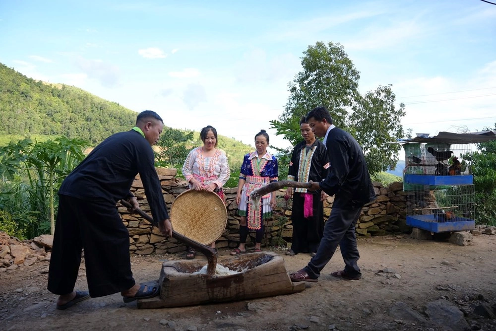 Lễ Mừng cơm mới của đồng bào dân tộc Mông (Nào Máo Blè Xia)