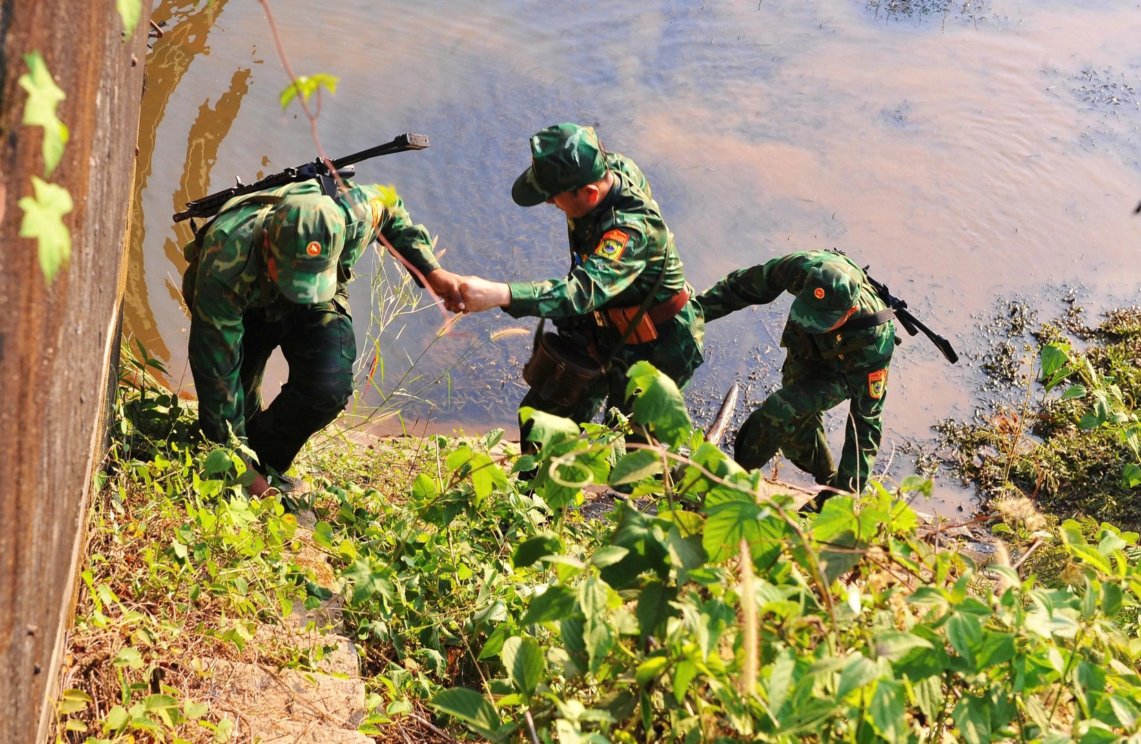 Triển lãm “Chân dung người chiến sĩ Lực lượng Vũ trang thành phố Đồng Nai”