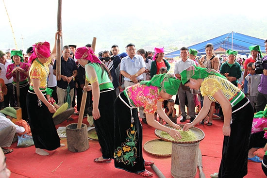 Lễ hội Mừng Cốm mới