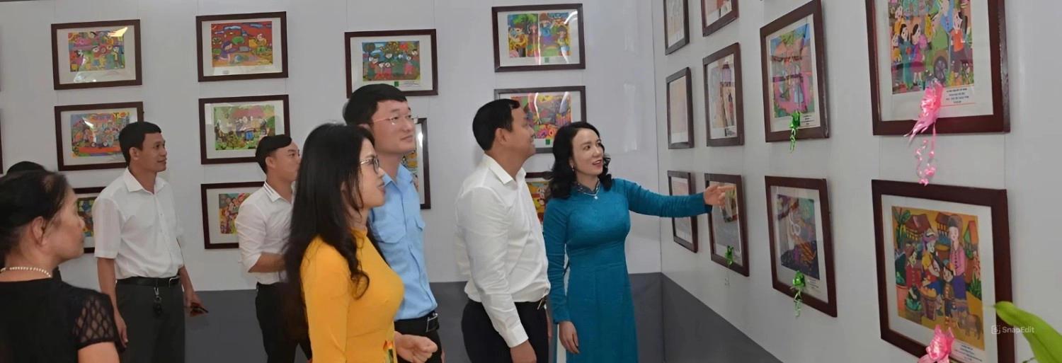 Triển lãm “Đất và Người Nghệ An”