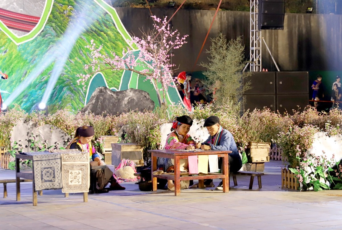 Lễ hội Hoa Tam giác mạch lần thứ XII